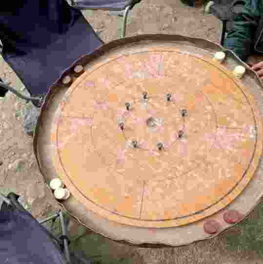 Crokinole game